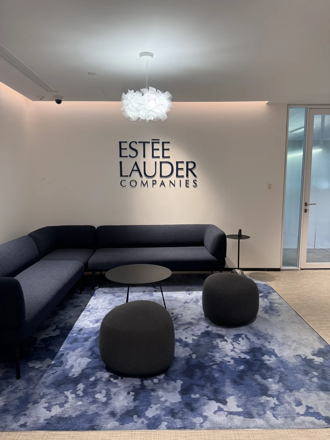 妈妈，我入职雅诗兰黛了