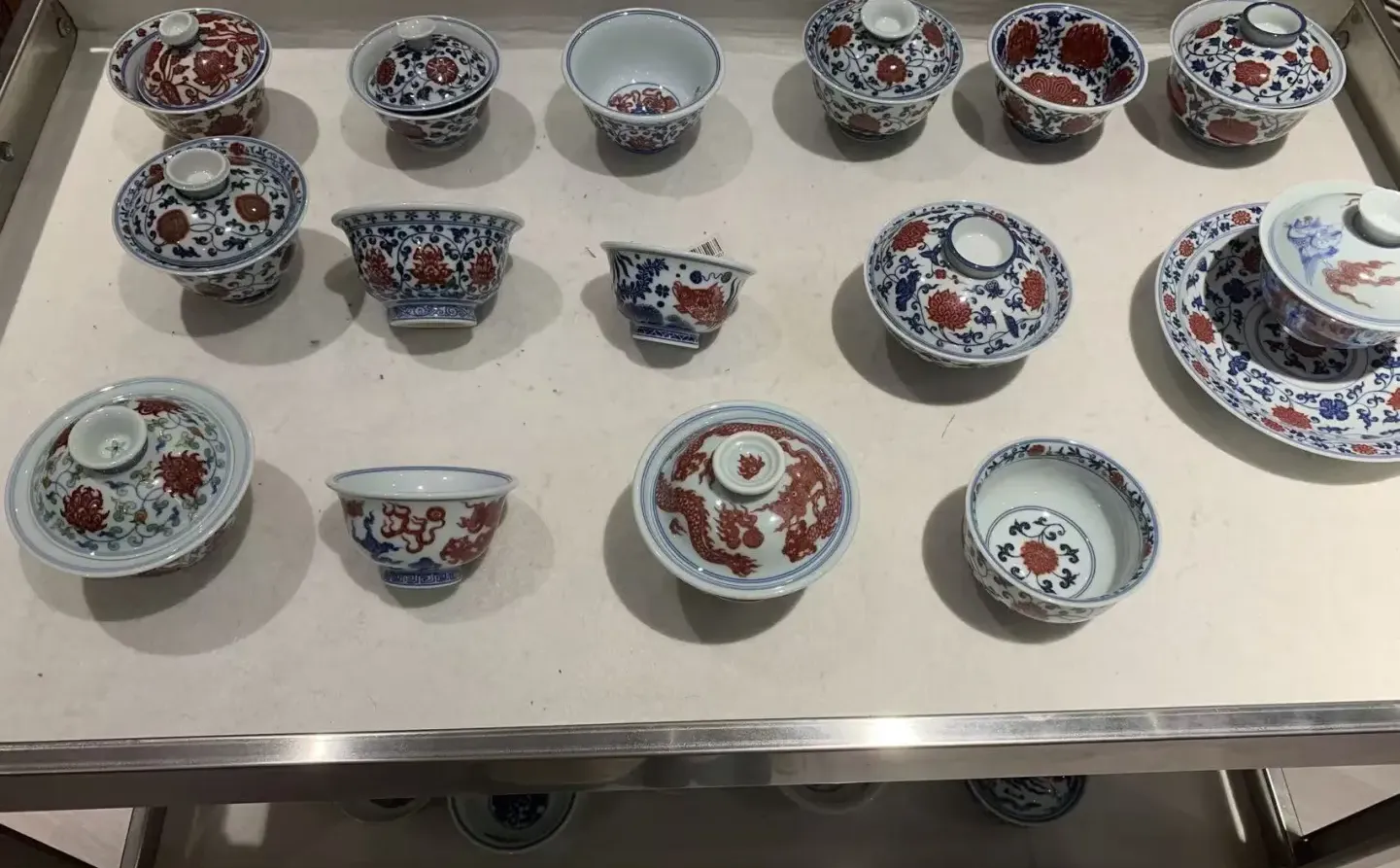 Pink哪一抹红⁉️青花釉里红盖碗大赏