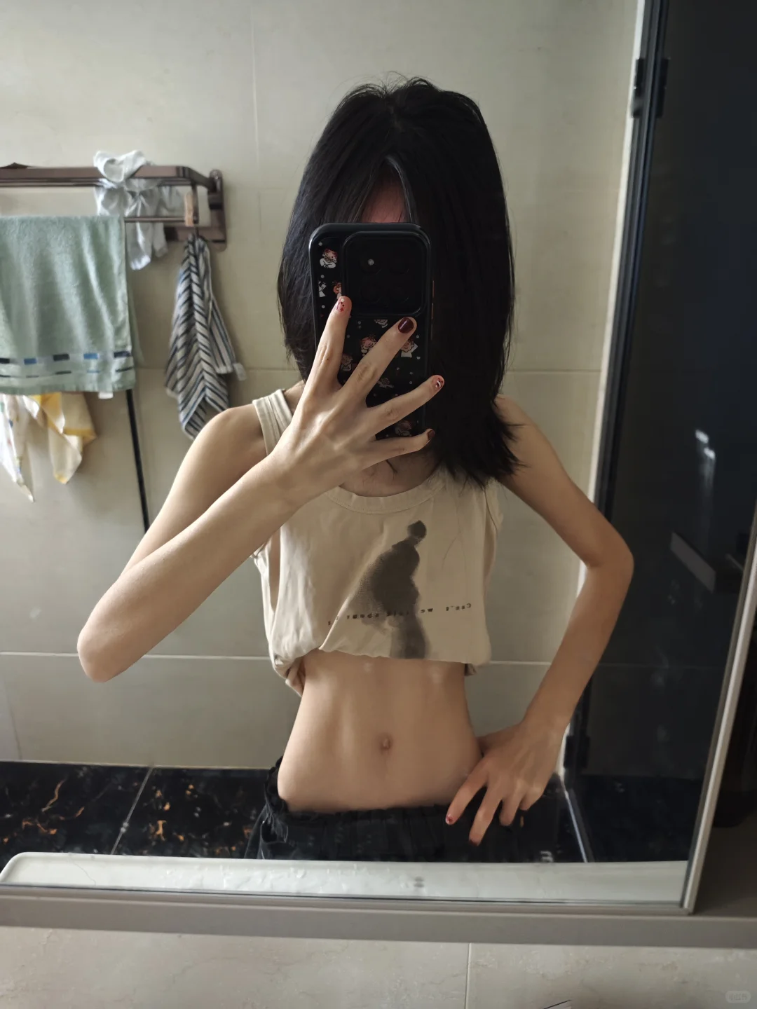 纯饿瘦的身材 可惜是H腰