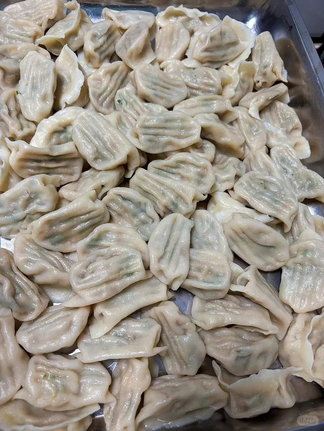 猪肉茼蒿虾仁水饺爱吃的请举手！！