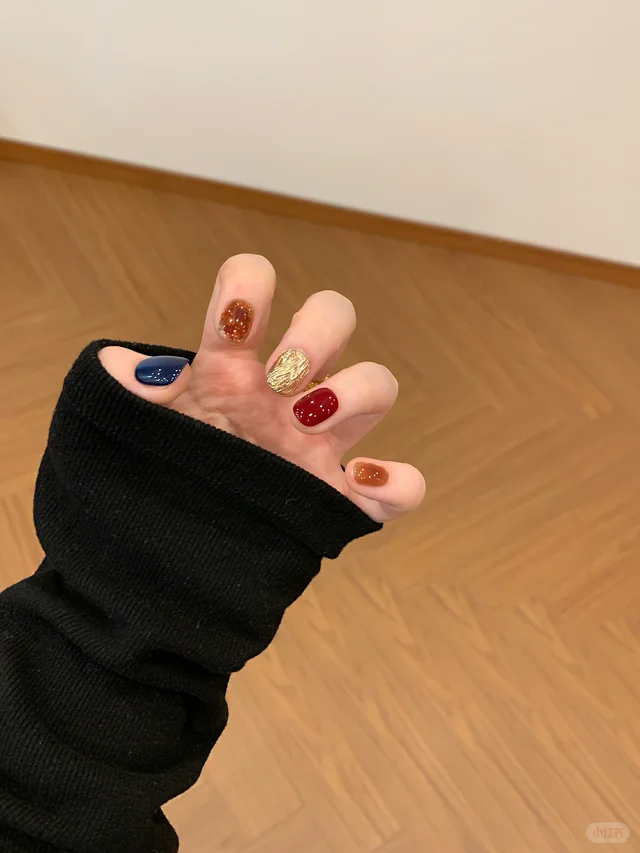 ✨跨年美甲准备好啦！好显白✰•.。