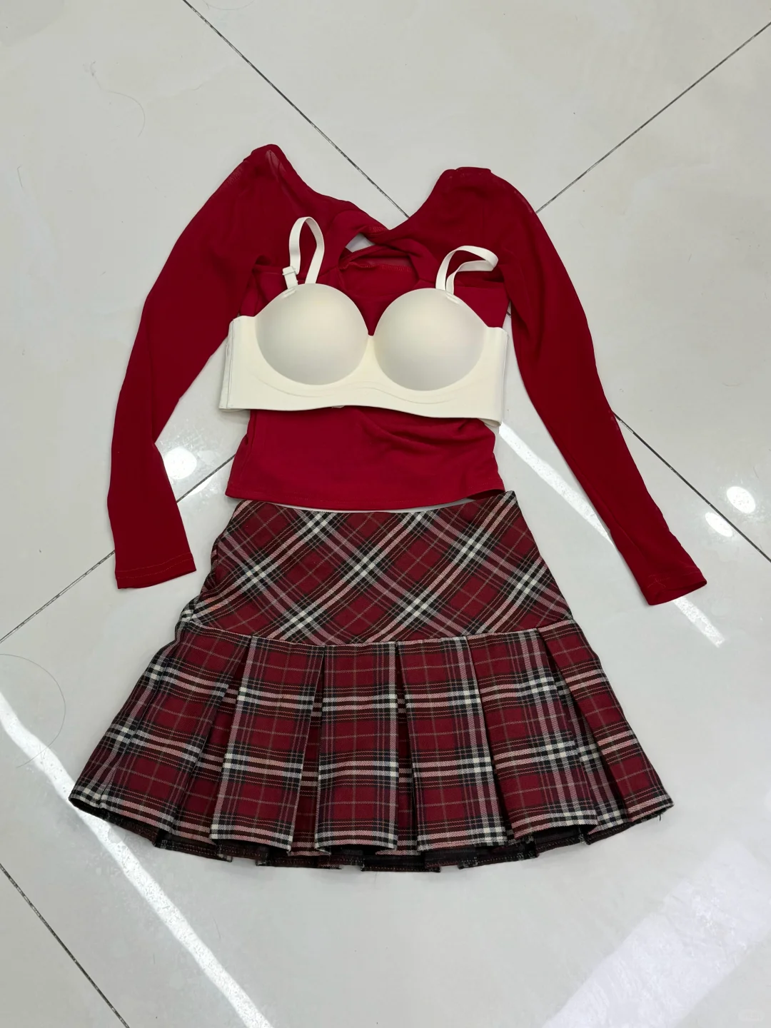 左滑帮我穿上！和男朋友过圣诞能出片吗...