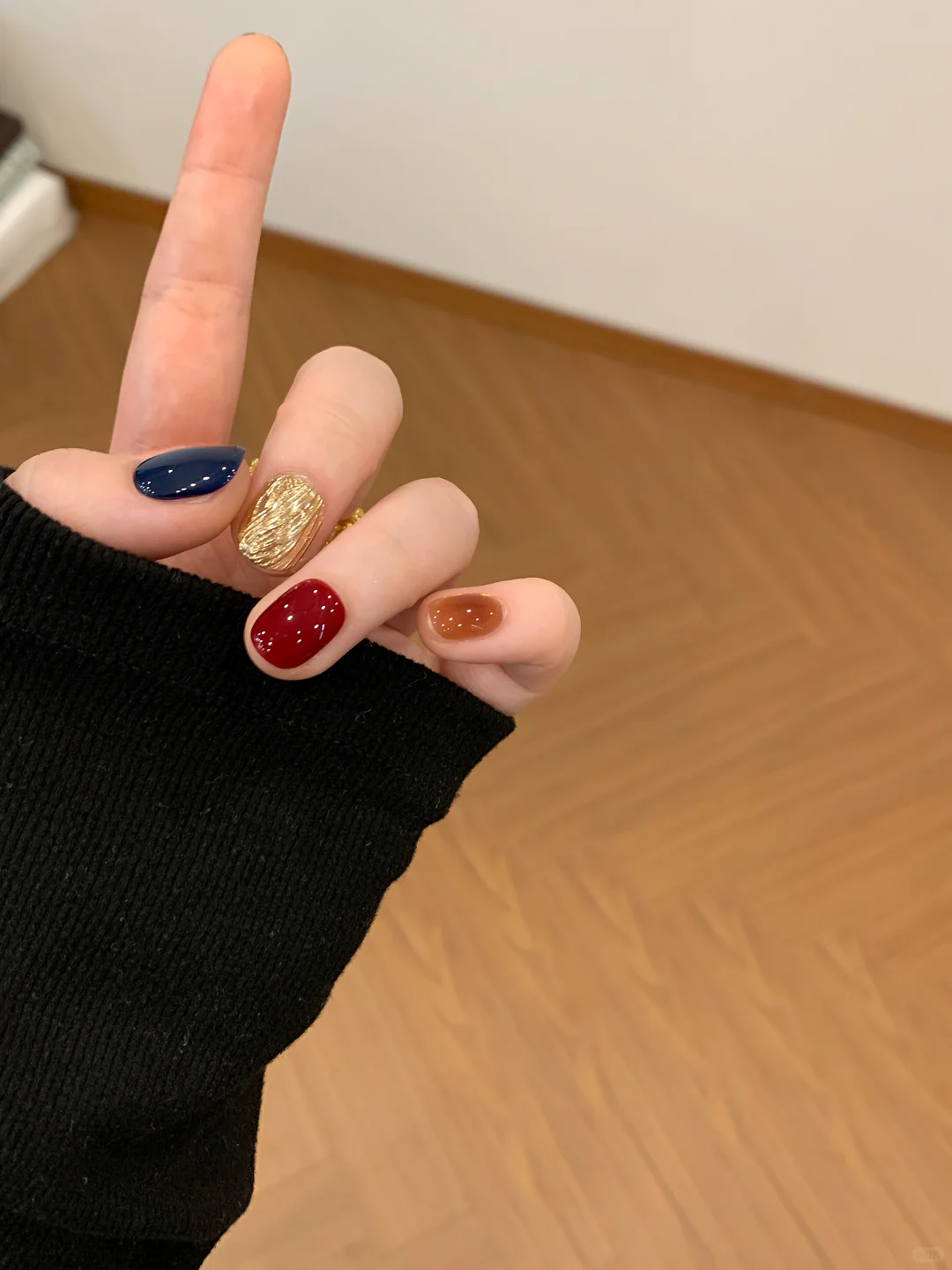 ✨跨年美甲准备好啦！好显白✰•.。