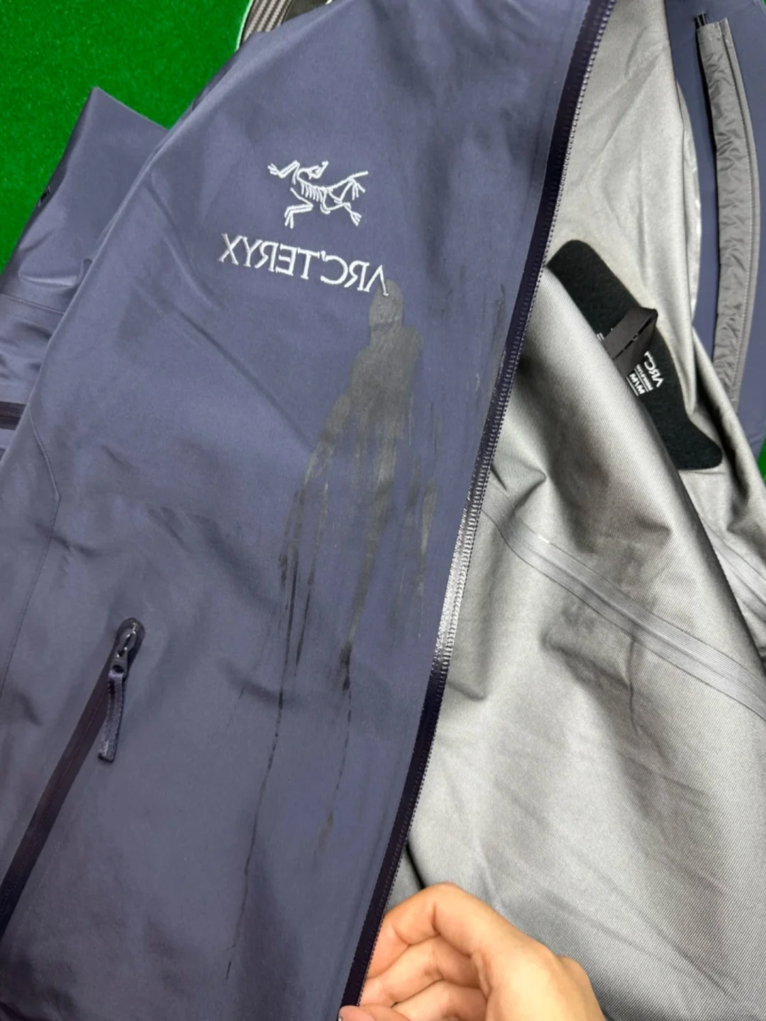 十年前买的始祖鸟的现在的对比