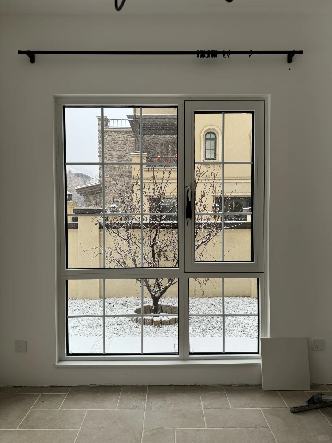 这是以前不敢想，现在属于我的格子窗小别墅～