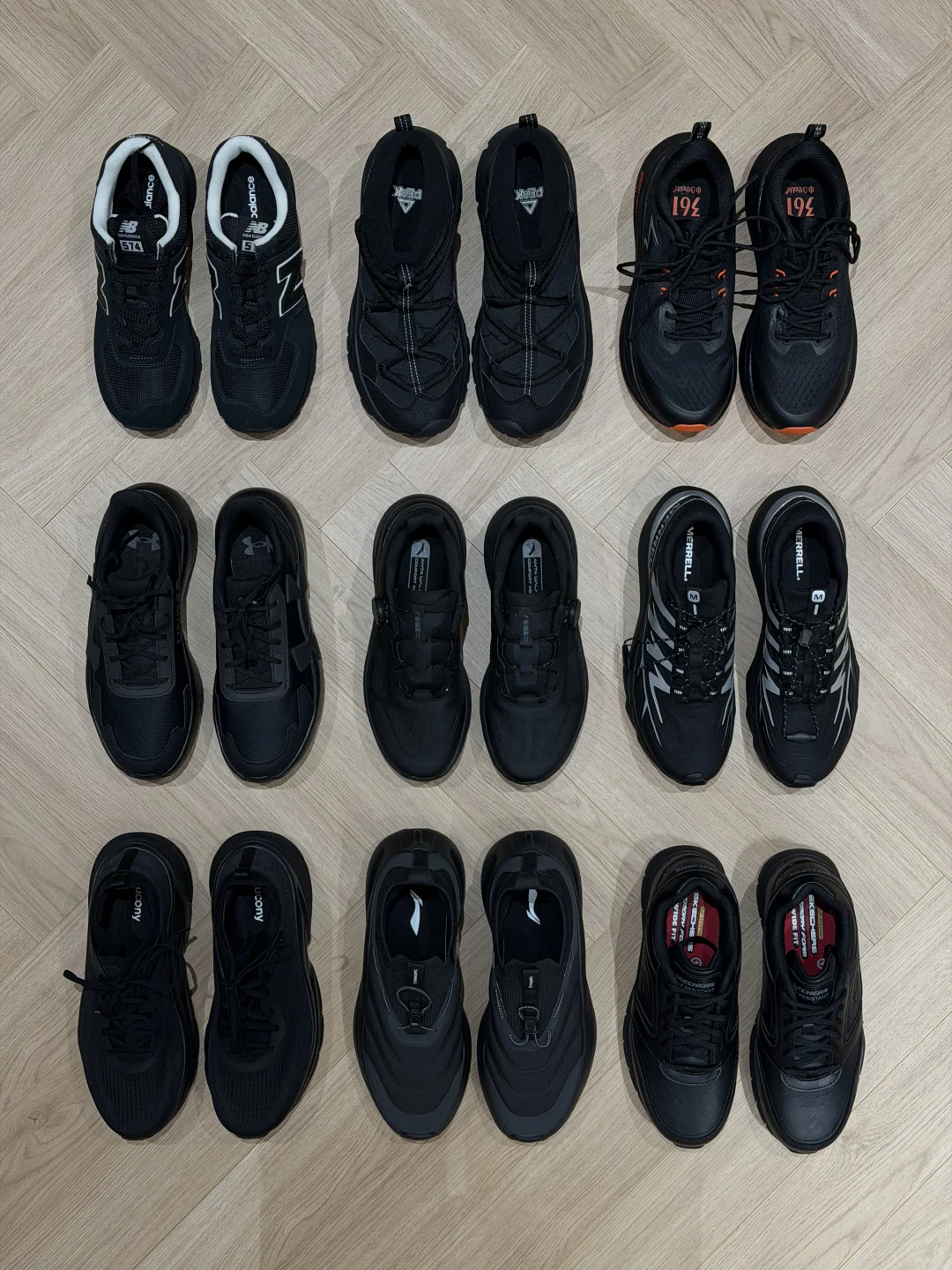 近期9双适合通勤且百搭的全黑鞋子合集。