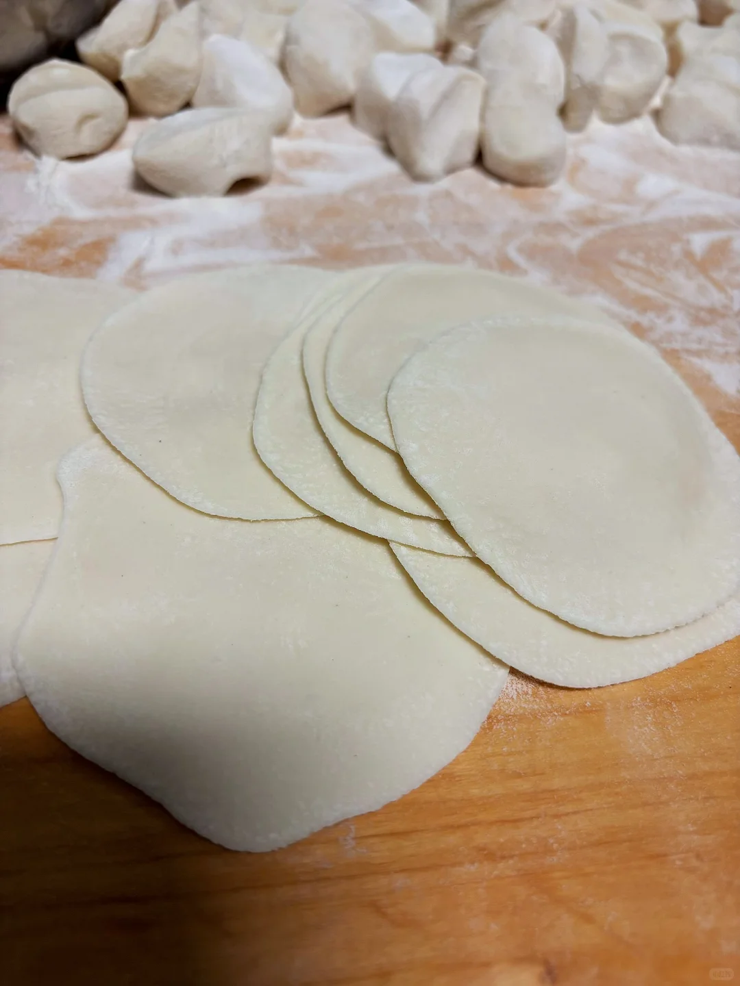 猪肉茼蒿虾仁水饺爱吃的请举手！！