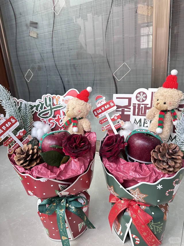 喜欢的可以预订啦✌️全部都是蛇果🍎圣诞节花束 圣诞氛围感在身边 铃铛一响圣诞就