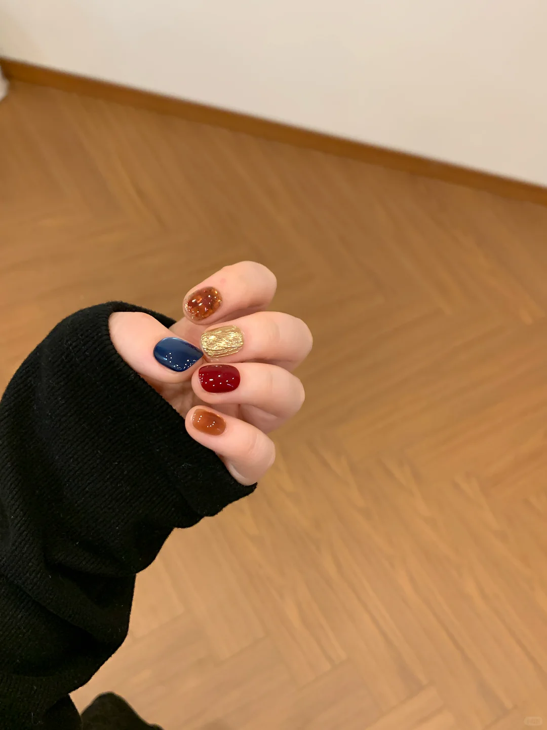 ✨跨年美甲准备好啦！好显白✰•.。