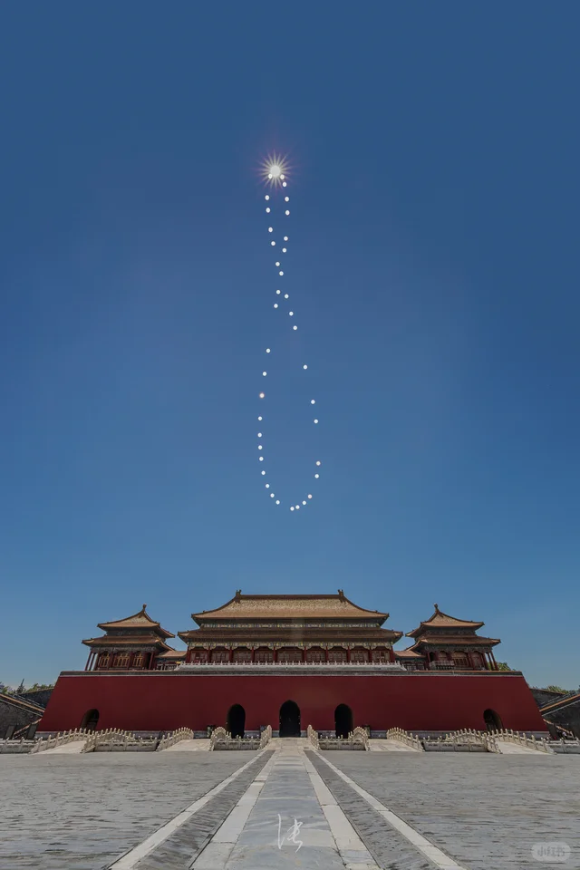 用一年时间为故宫拍一张照片会是什么样子？