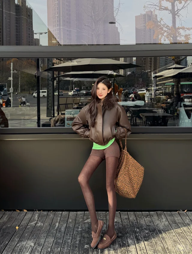 反复get到棕色裤袜 美拉德好美！