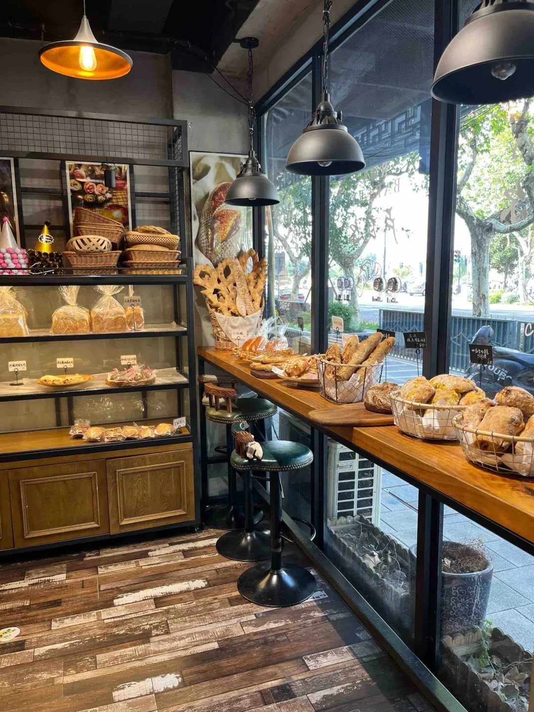 陕西面包店缺人手，150/日洁