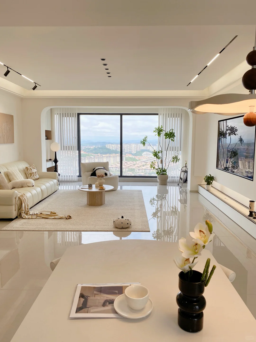 邻居说，你这房子成为小区品牌代言了 🙈