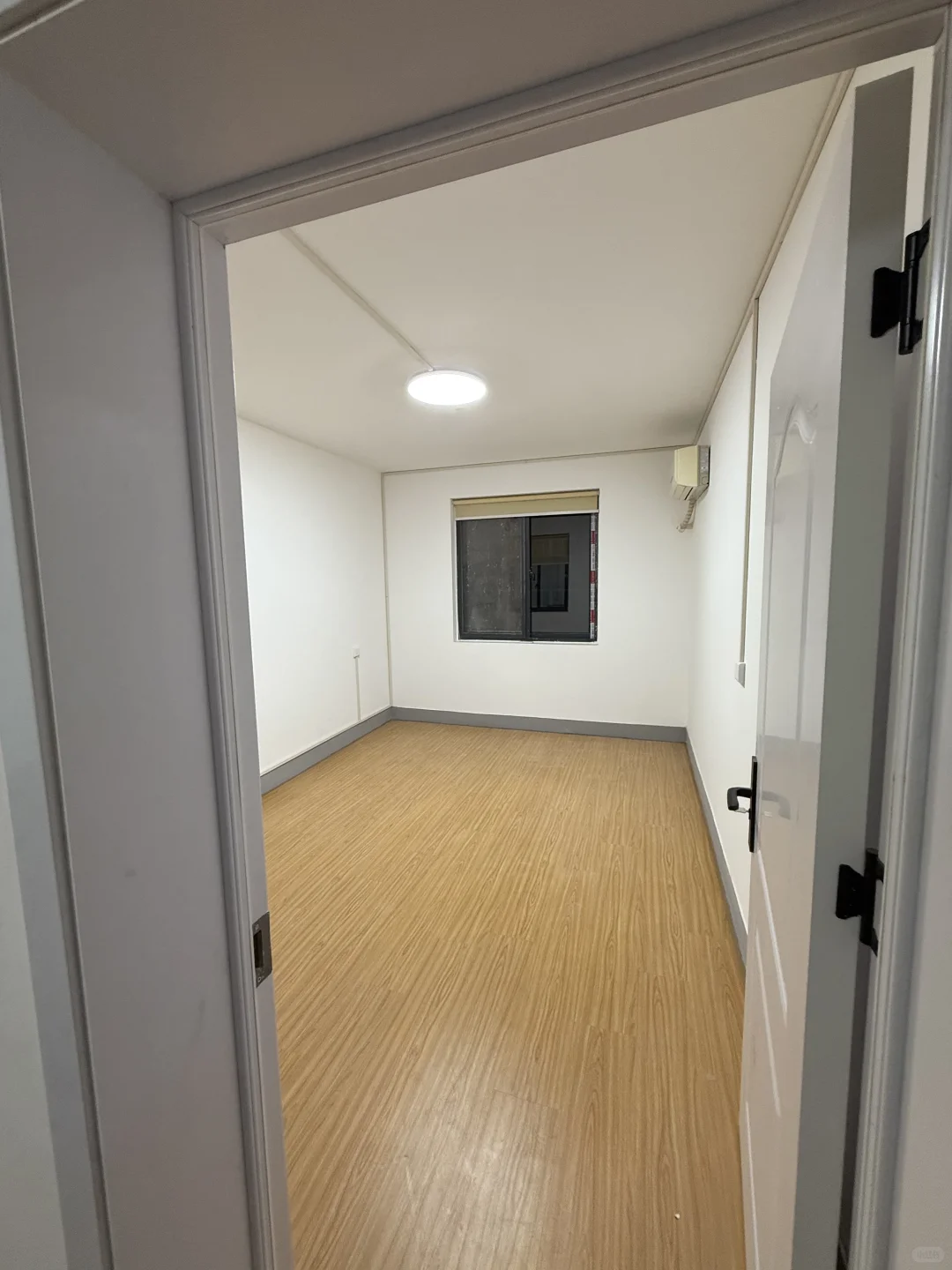 银基附近两室 新房！！！