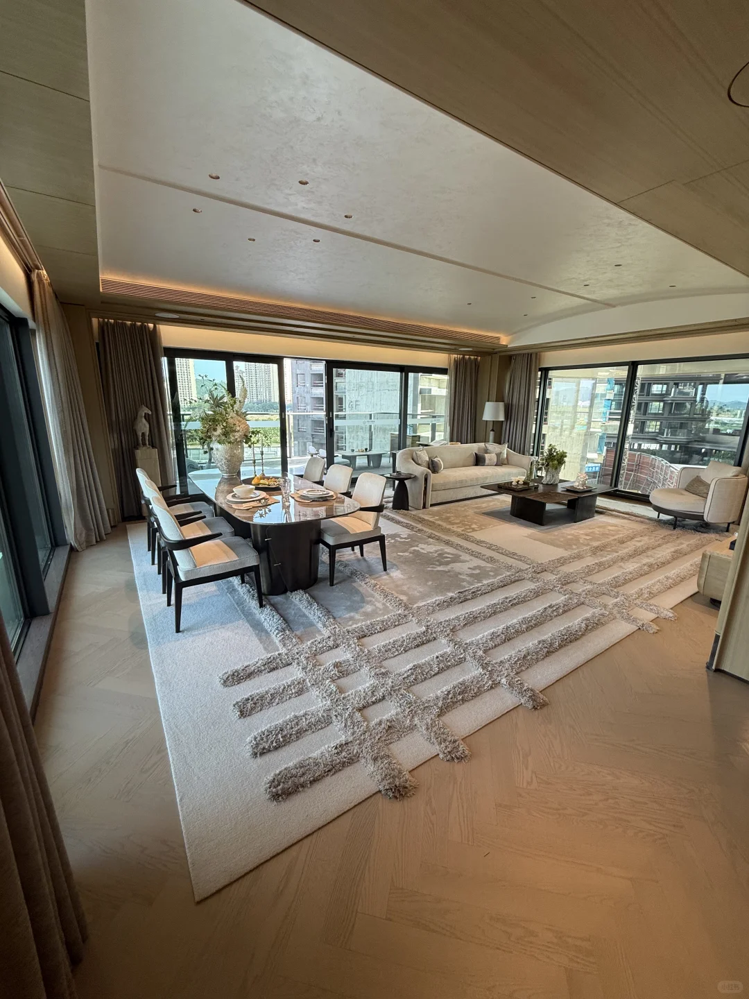 高新区新房也坐不住了！624W拿下240平大平层