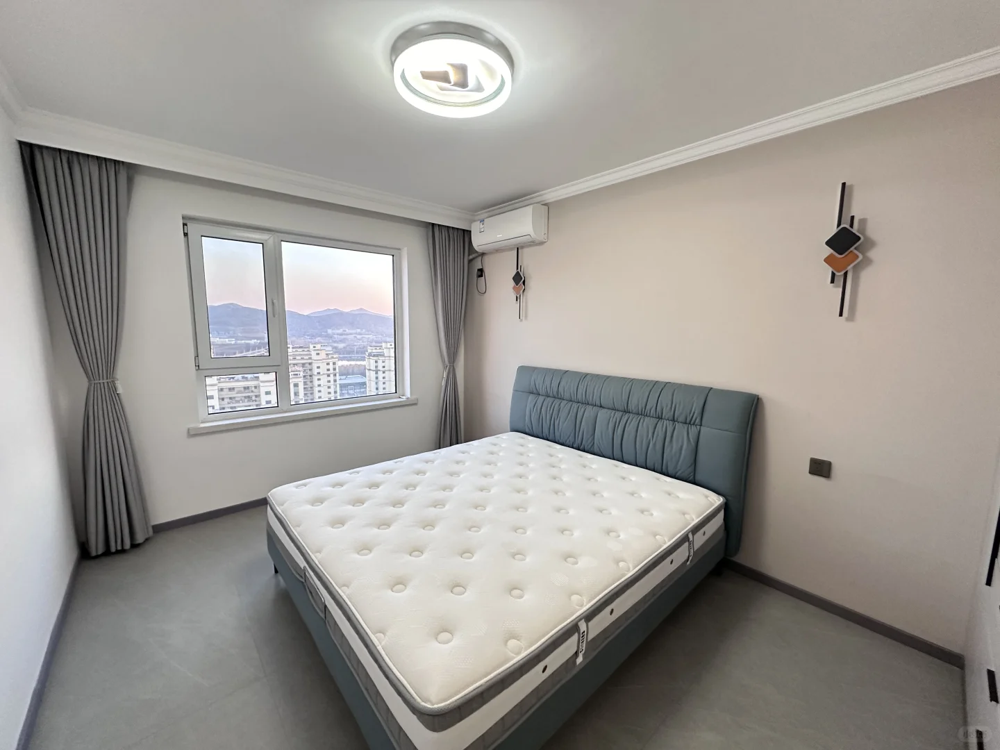 出售一套东晟花园个人装修送家具家电