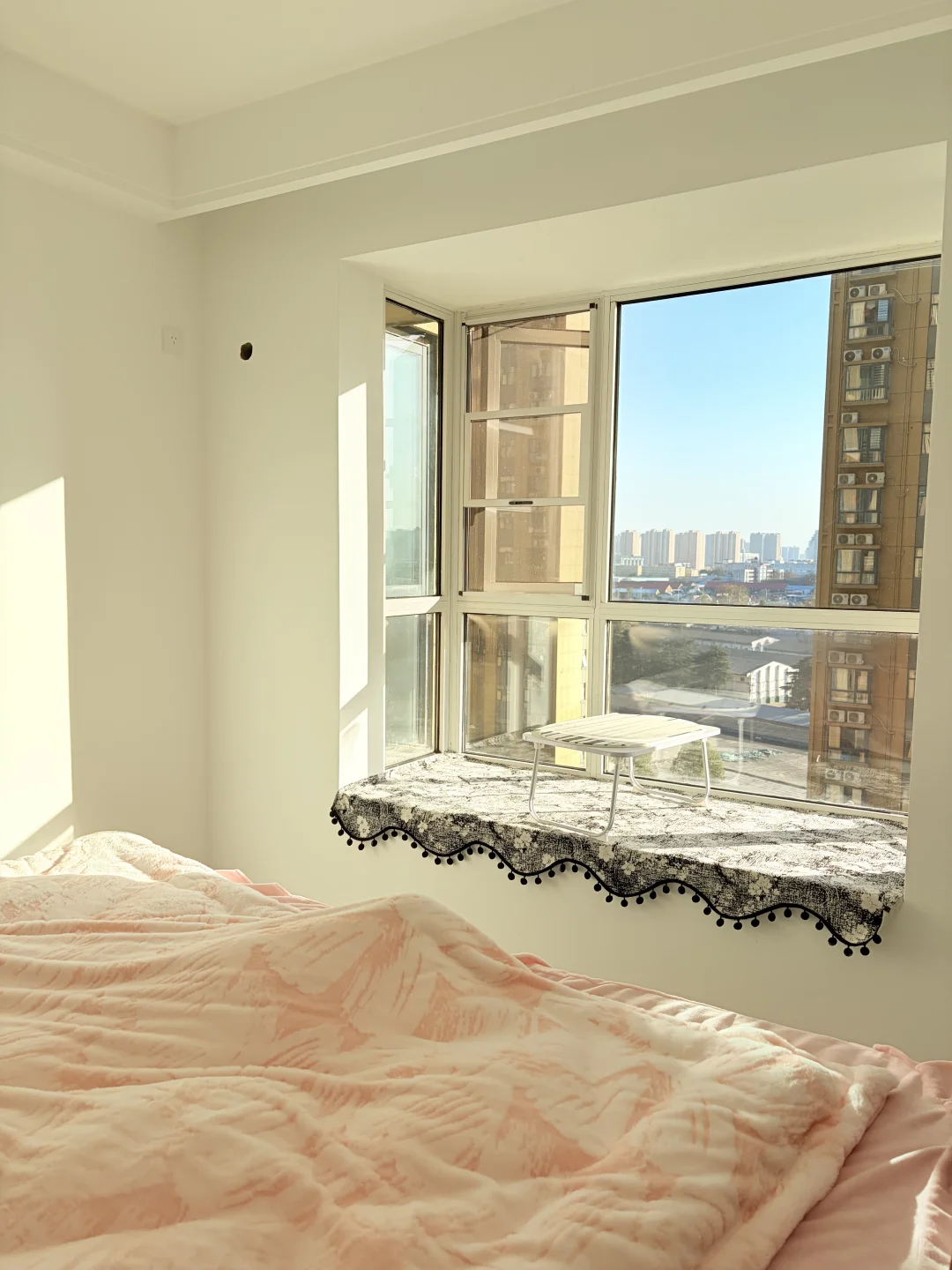 新房装修卧室没有氛围感，求改造🙏很听劝