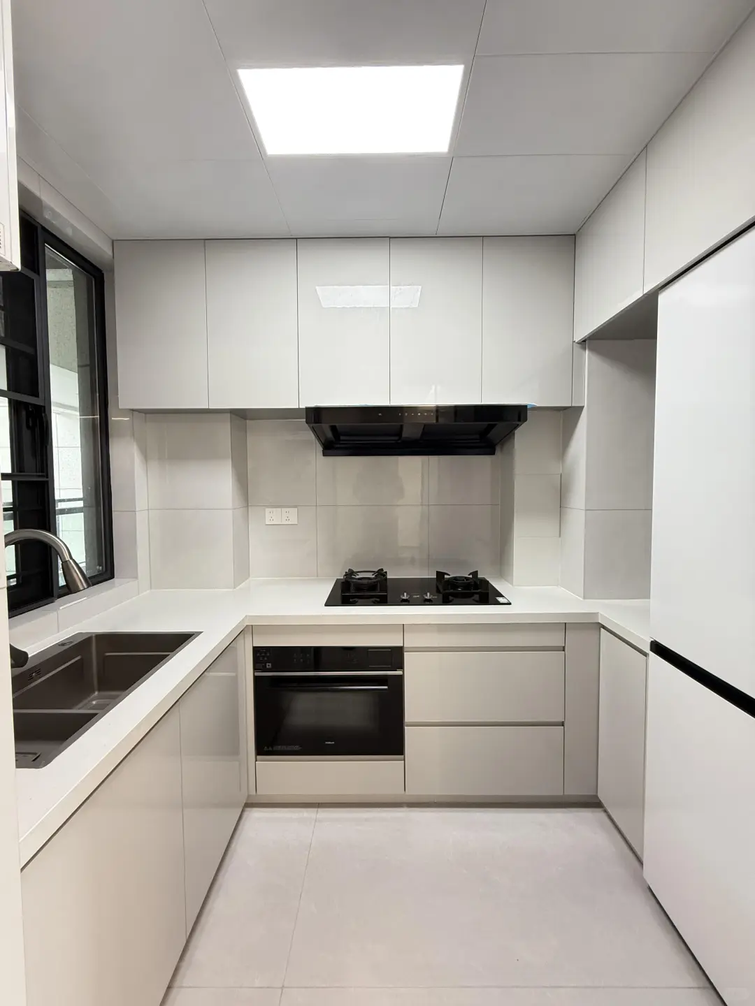 南京租房|精装三室一厅2400拎包入住