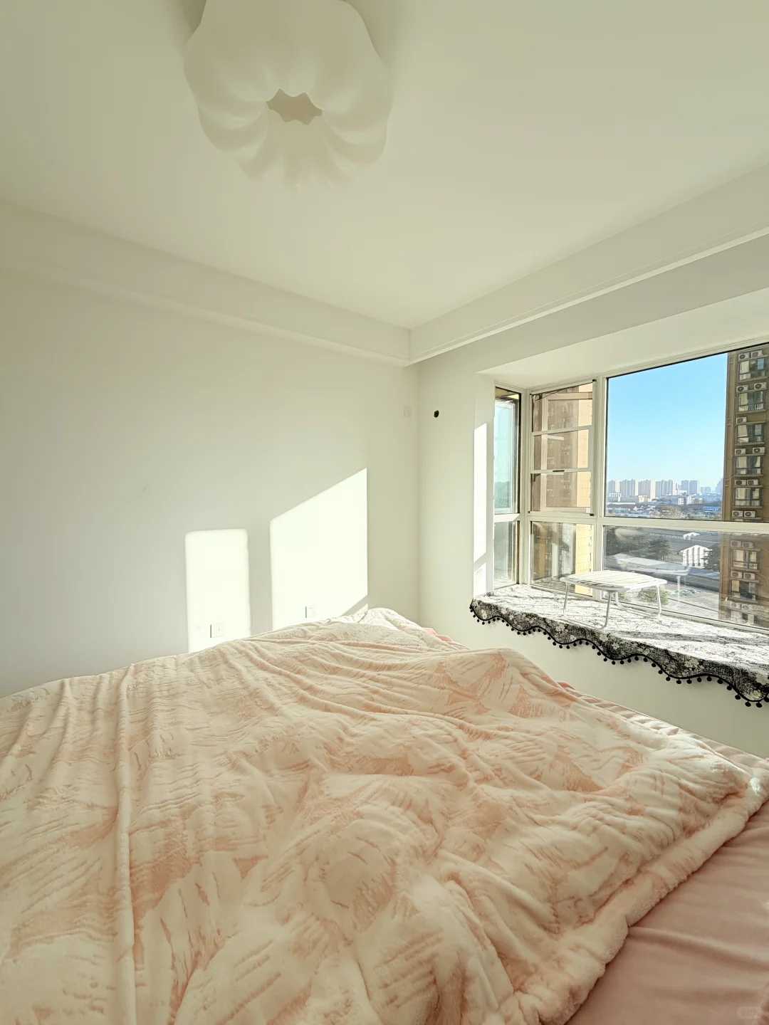 新房装修卧室没有氛围感，求改造🙏很听劝