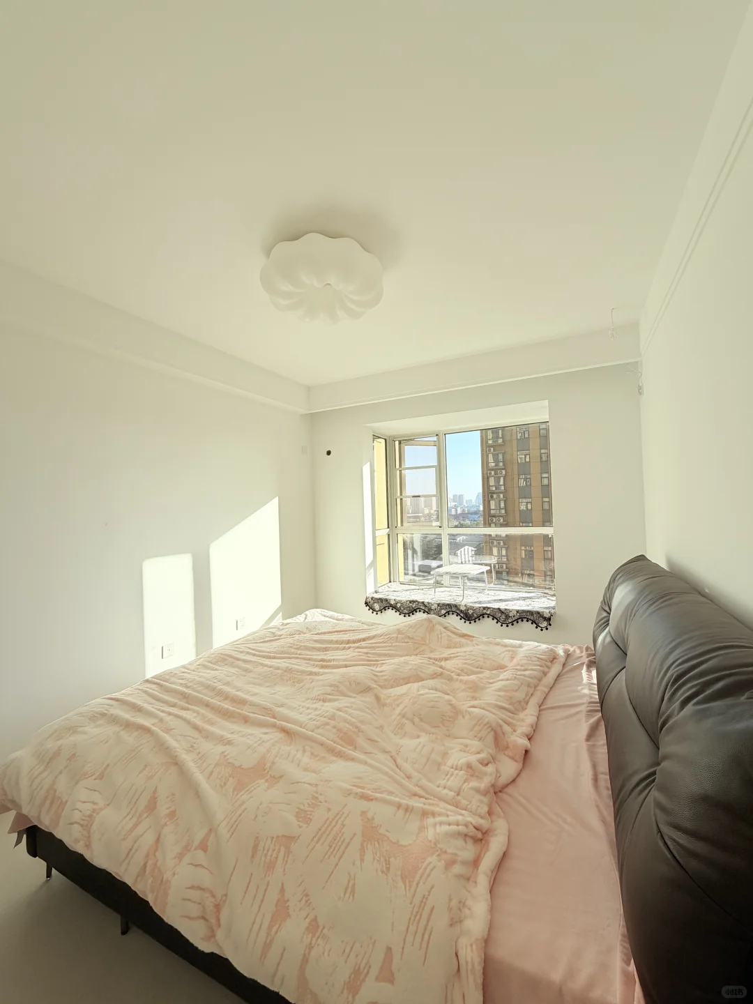 新房装修卧室没有氛围感，求改造🙏很听劝