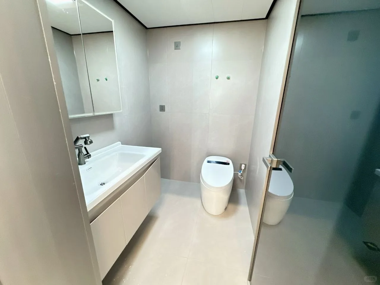 净月 三室一厅 130平 新房首租 压一付一