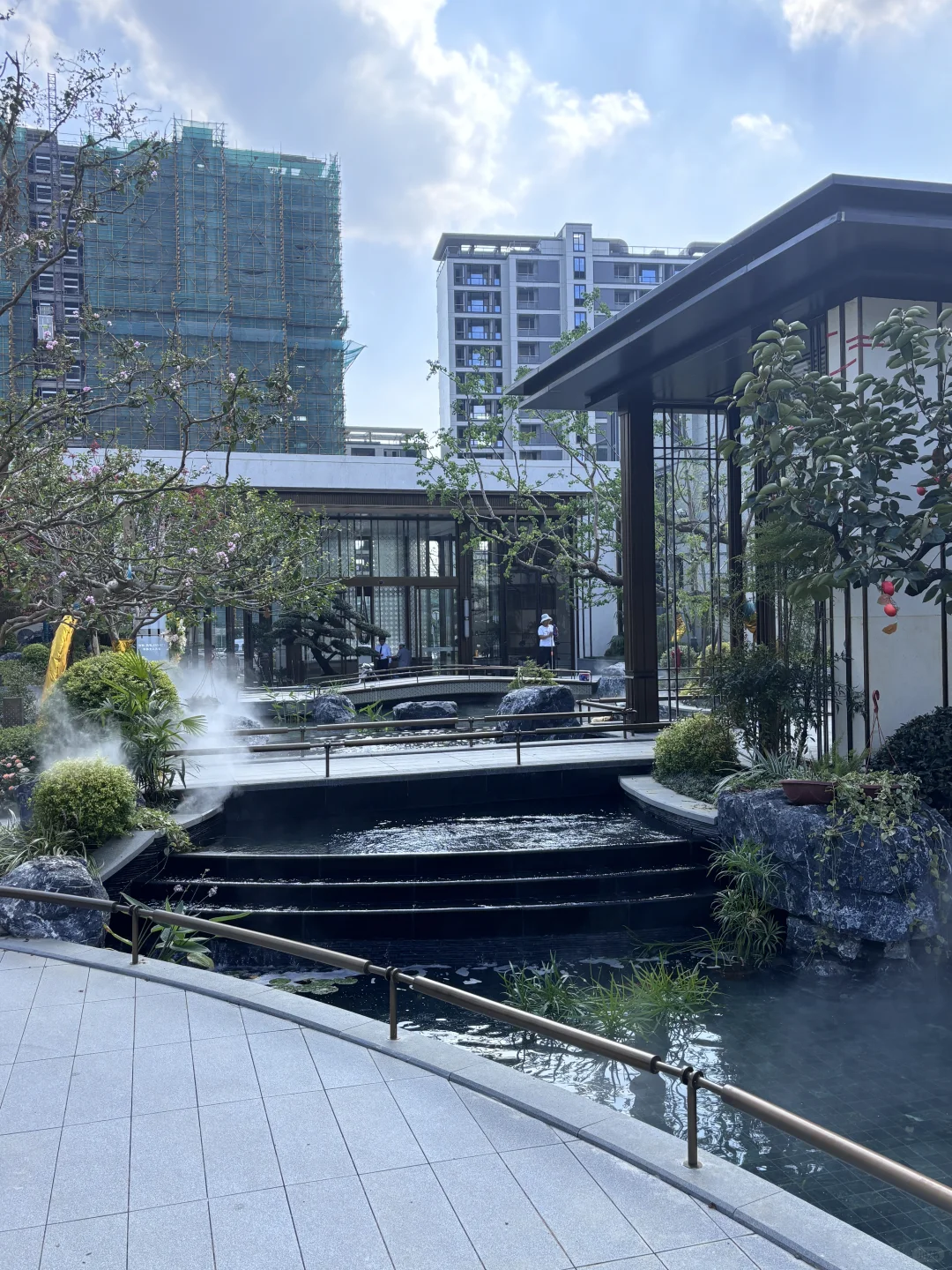 现在的小区太卷了