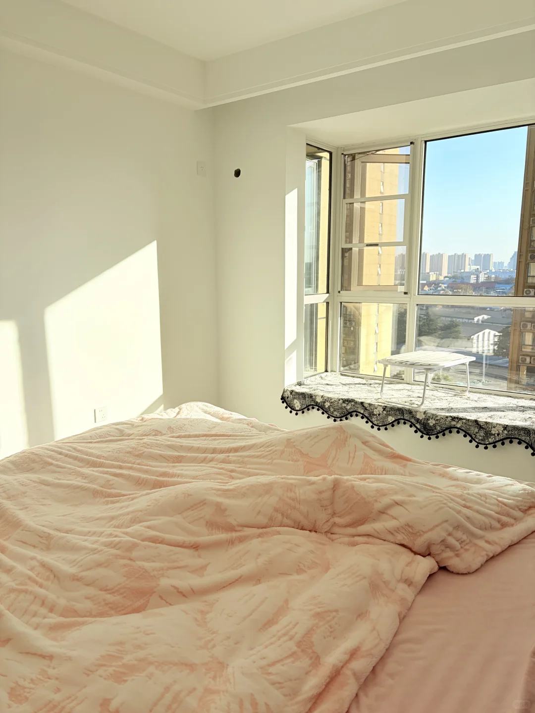 新房装修卧室没有氛围感，求改造🙏很听劝