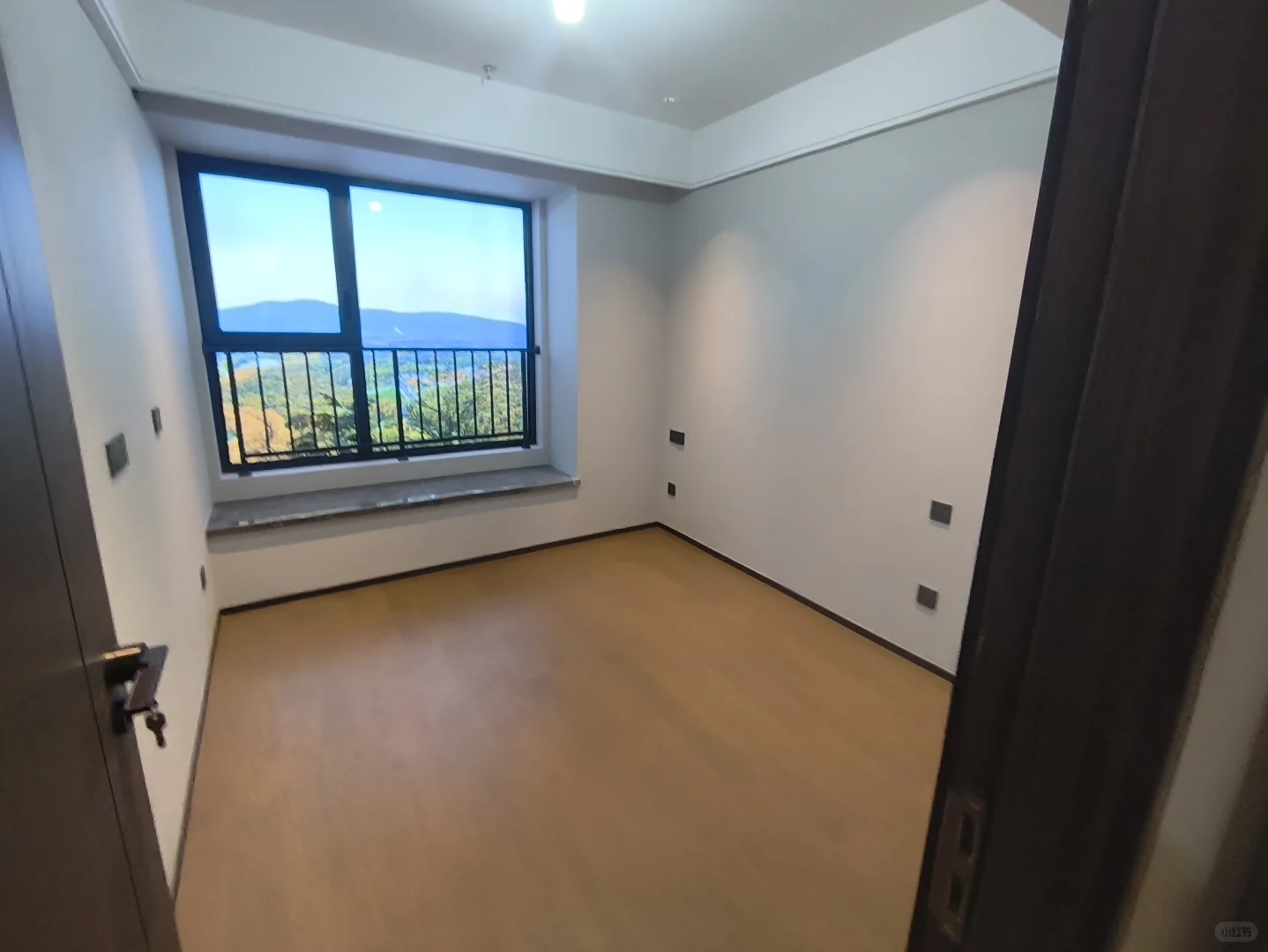 新街口商圈小高层！新房！