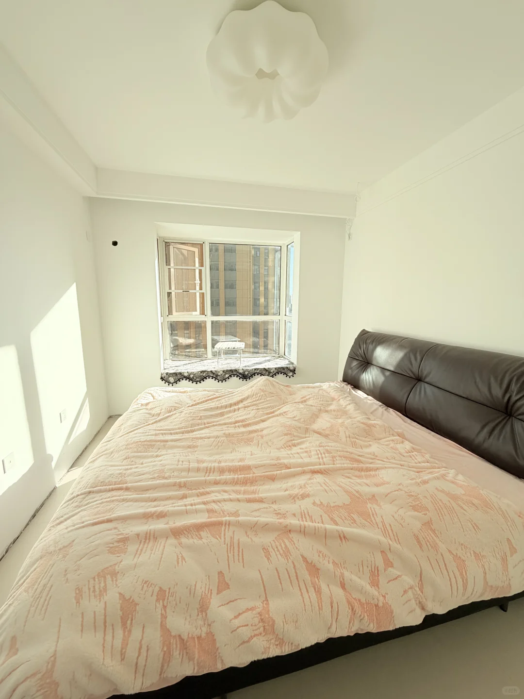 新房装修卧室没有氛围感，求改造🙏很听劝