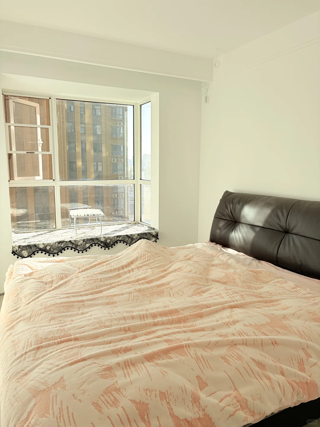 新房装修卧室没有氛围感，求改造🙏很听劝