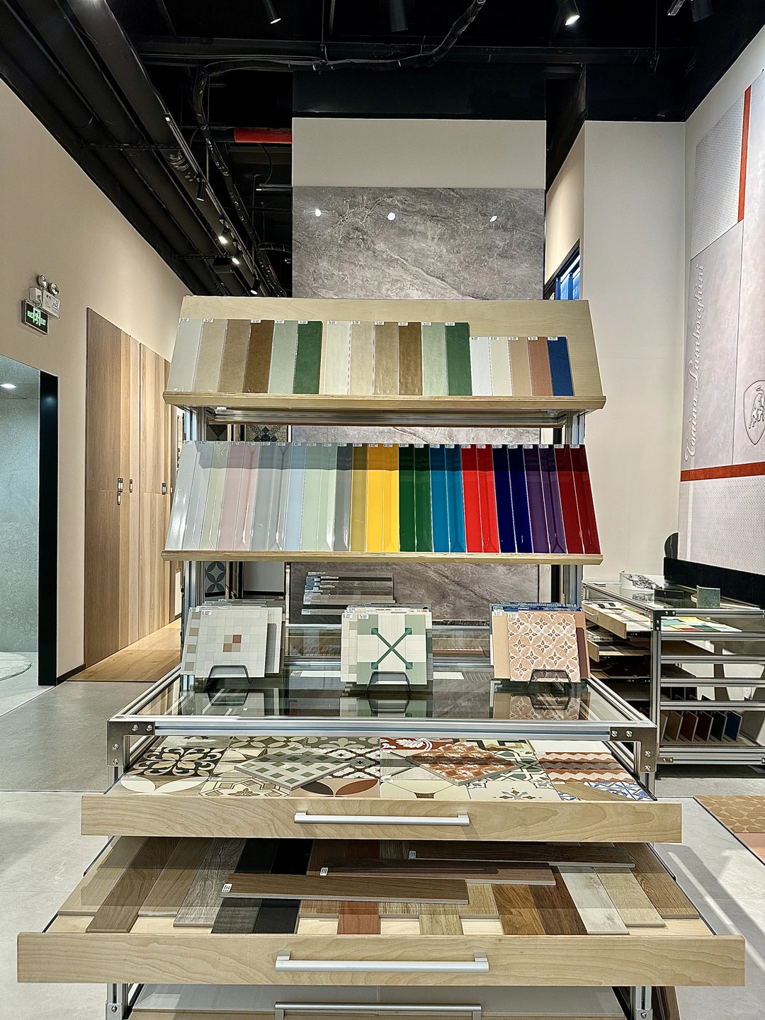 广州探店|本地老广装修都去哪看瓷砖？