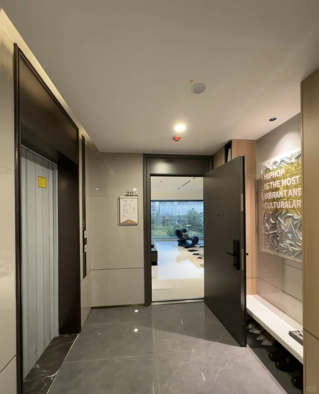 长沙143平的家，一梯一户，原220万，现135万出