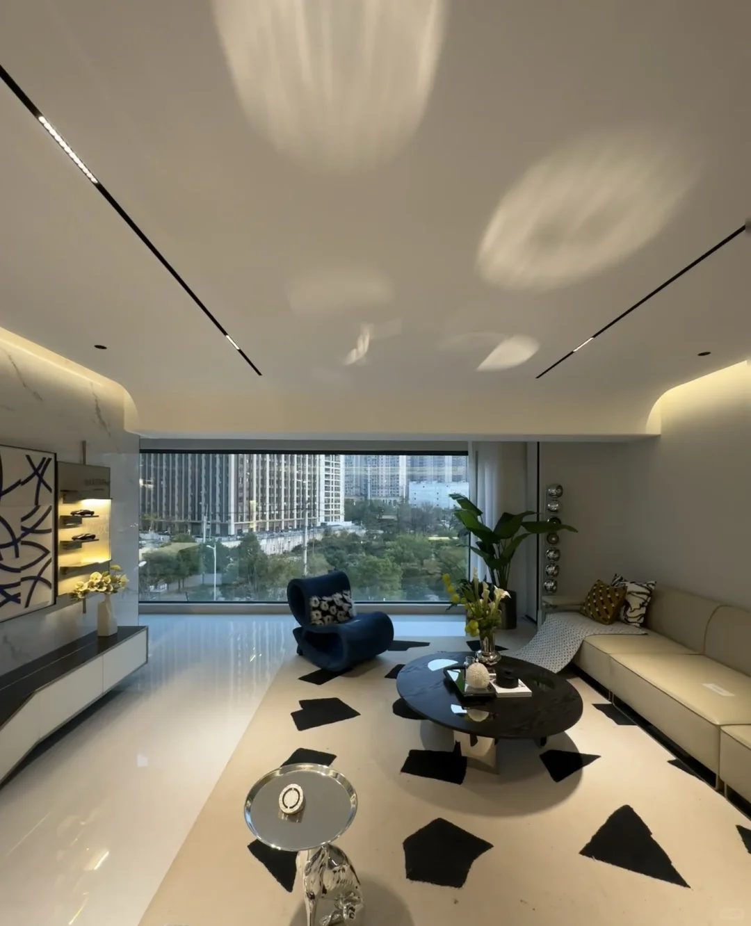 长沙143平的家，一梯一户，原220万，现135万出