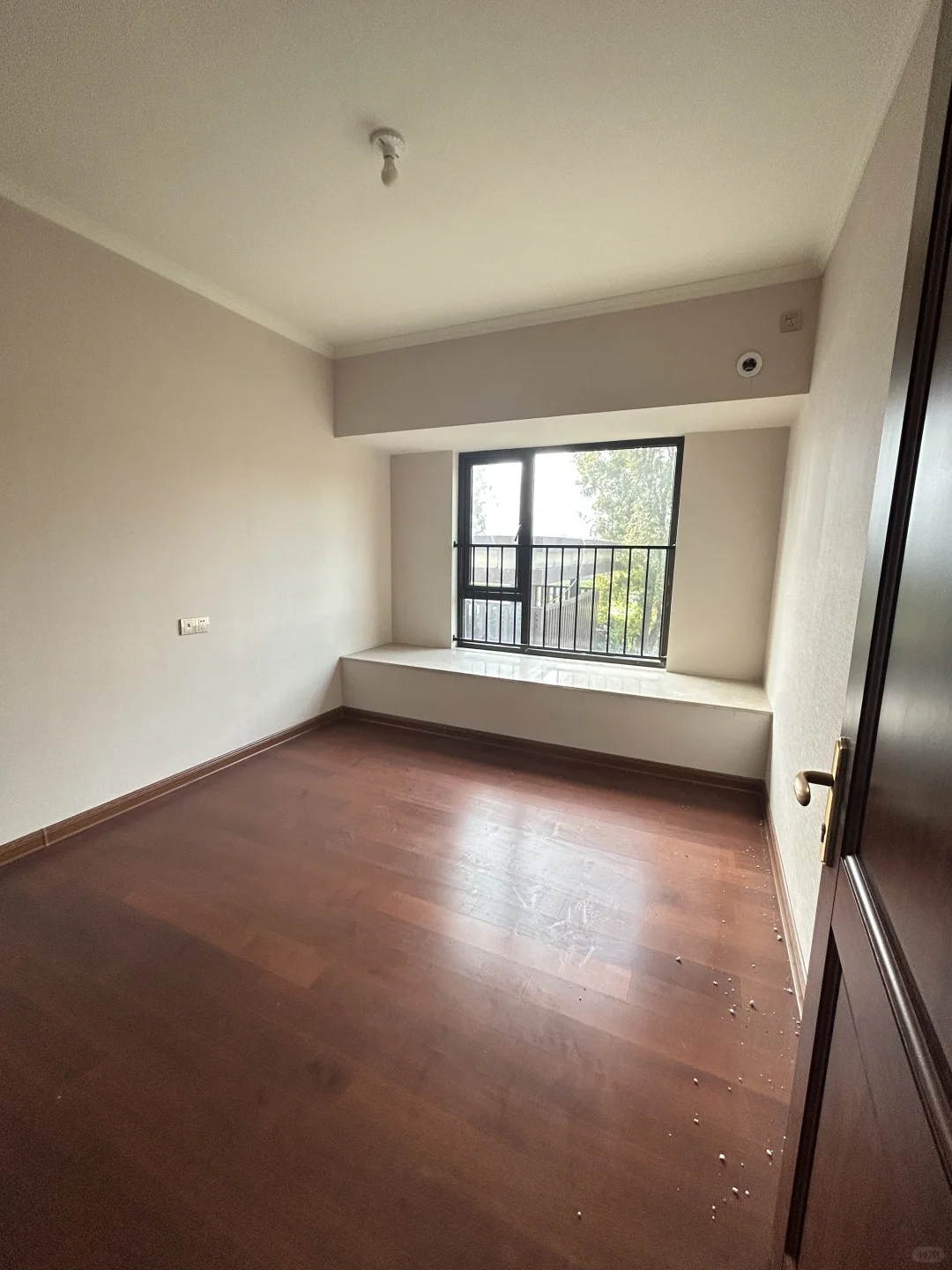 带地暖次新房｜两梯两户小高层 亏60W急售