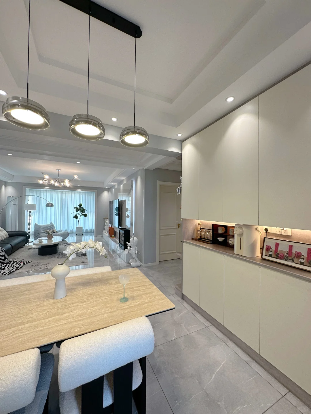 27岁，靠老公拥有了第一套dream house！