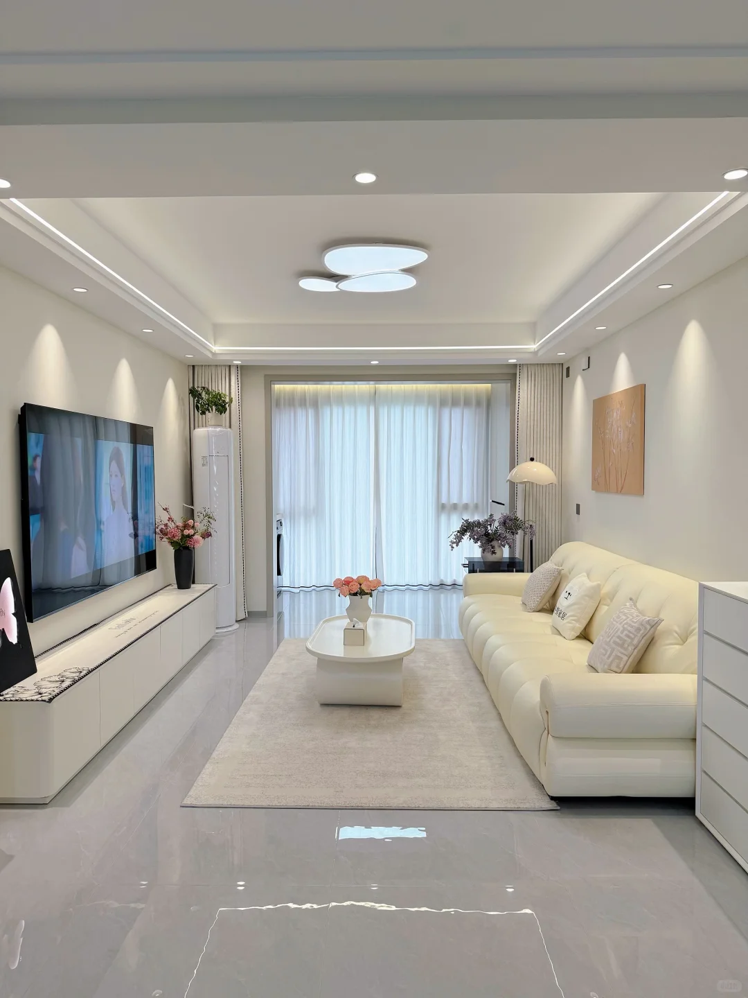 抄作业成功，白色沙发给我家客厅狠狠加分了～