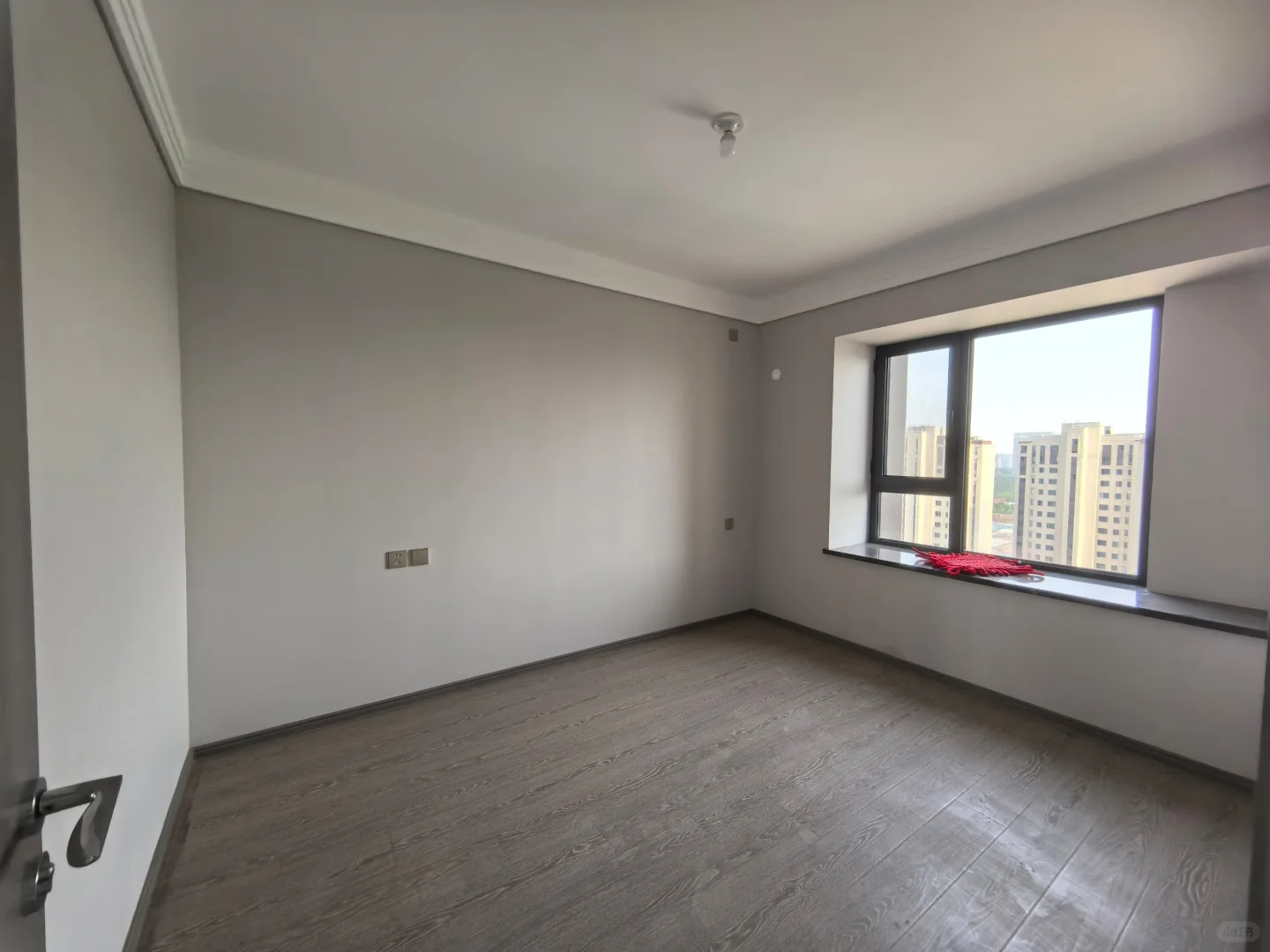 邯郸东区天正君悦府一期，105平顶楼出售