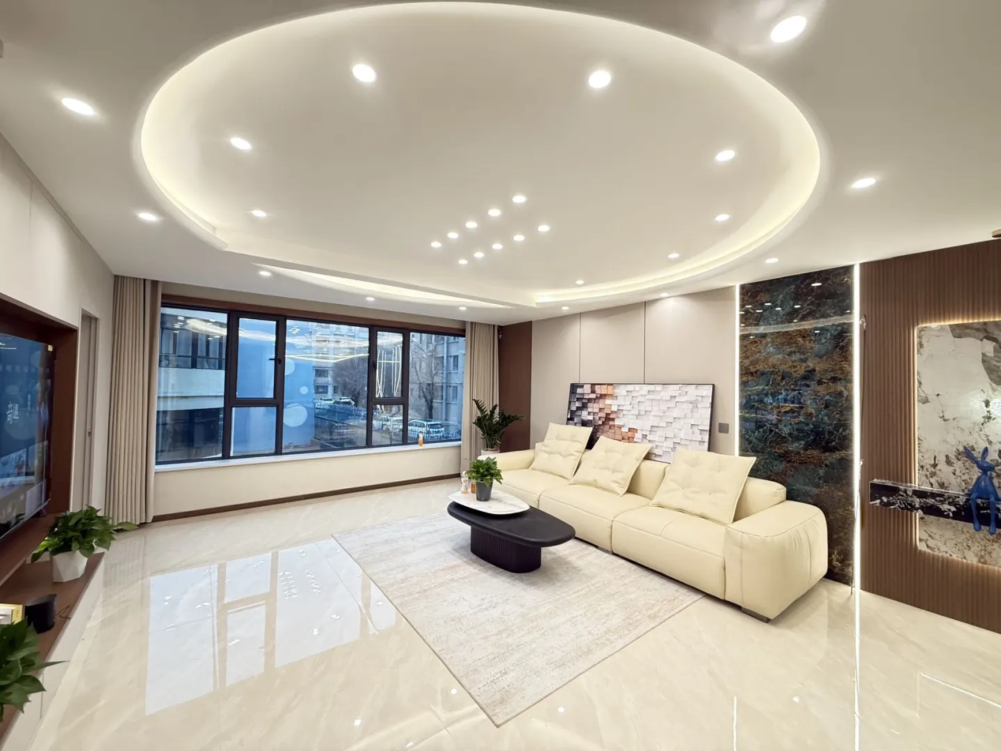 新市区 首付10万 大宽厅落地窗精装三居室