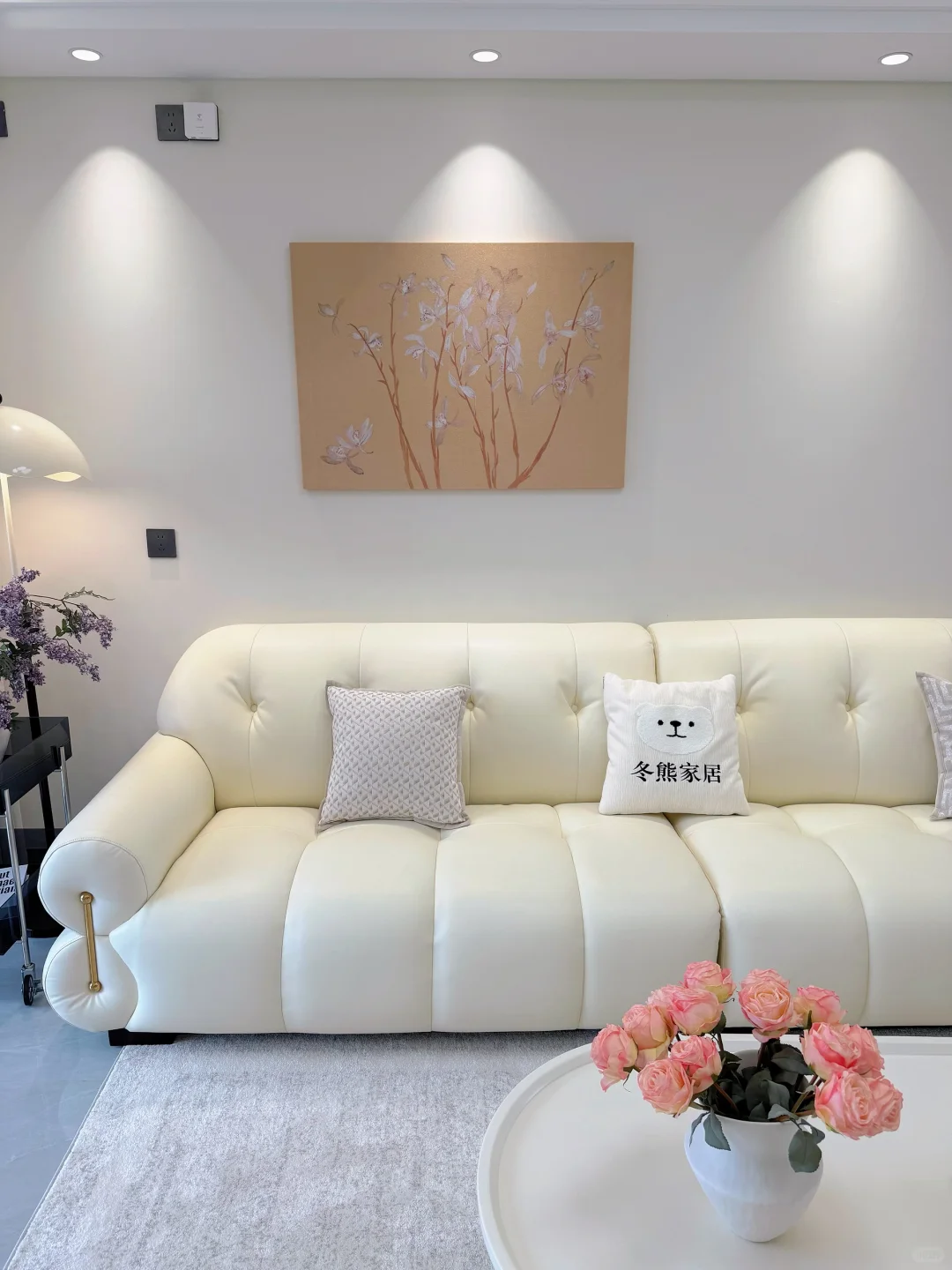 抄作业成功，白色沙发给我家客厅狠狠加分了～