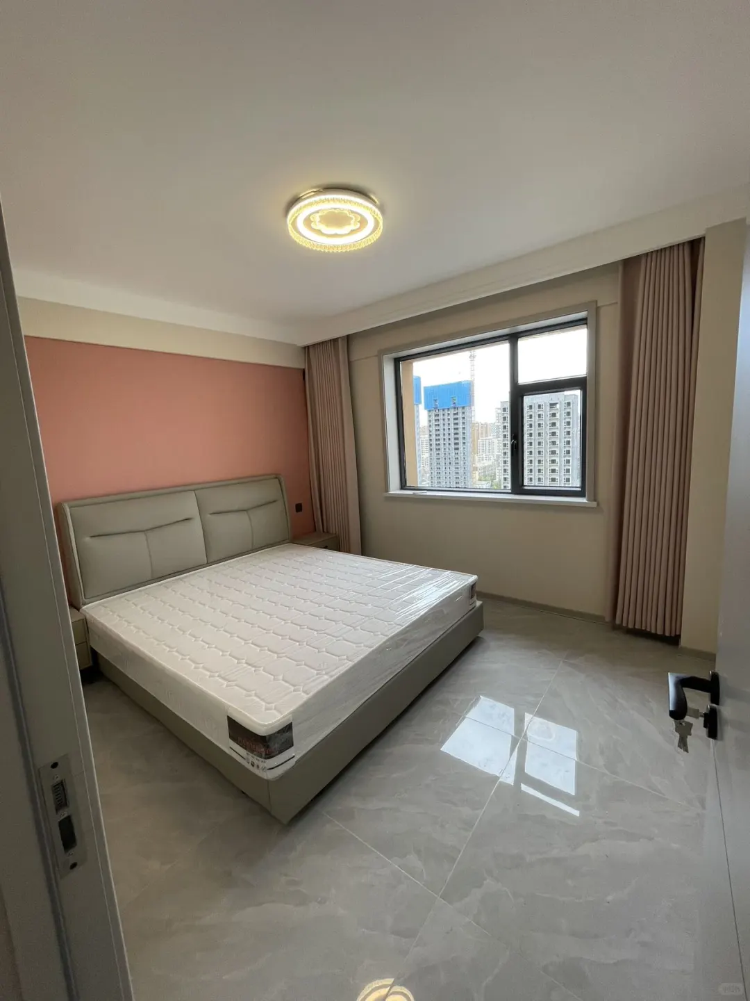 首付10万 苏州路 小西沟附近精装两居室