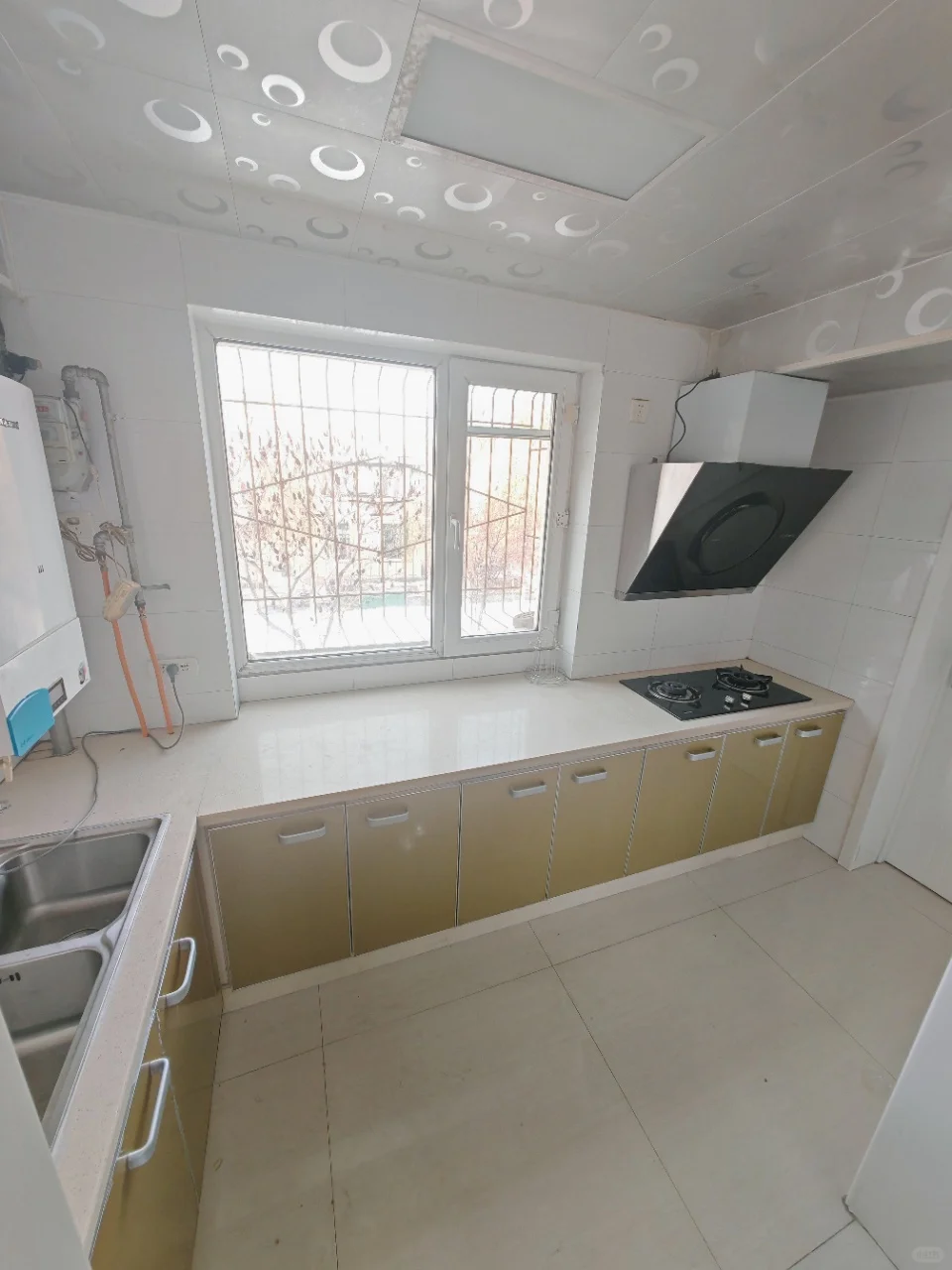 首付3万 植物园地铁口 二楼精装三居室