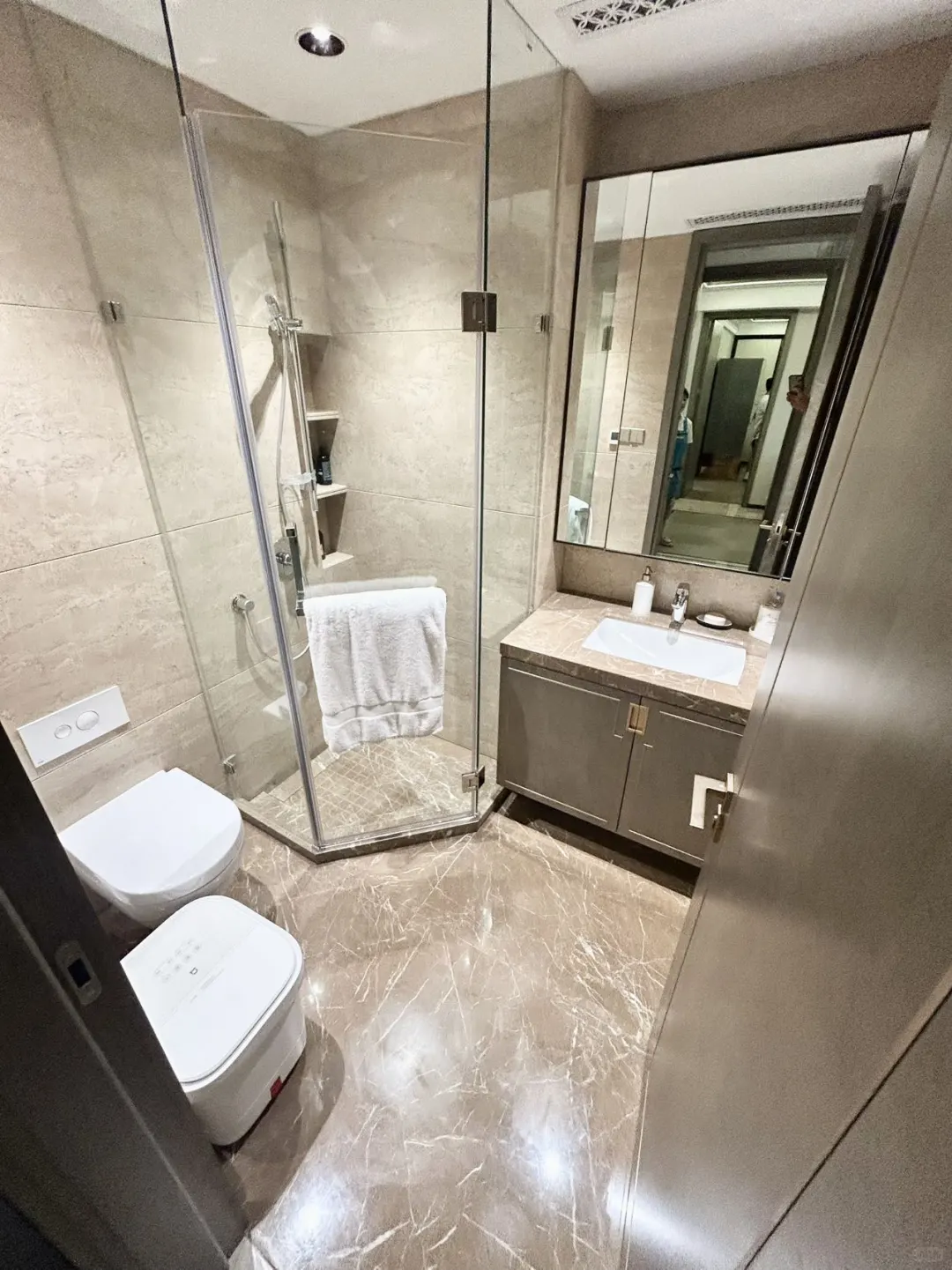 徐滨尚海湾三期江景房｜自住装修｜4房出租