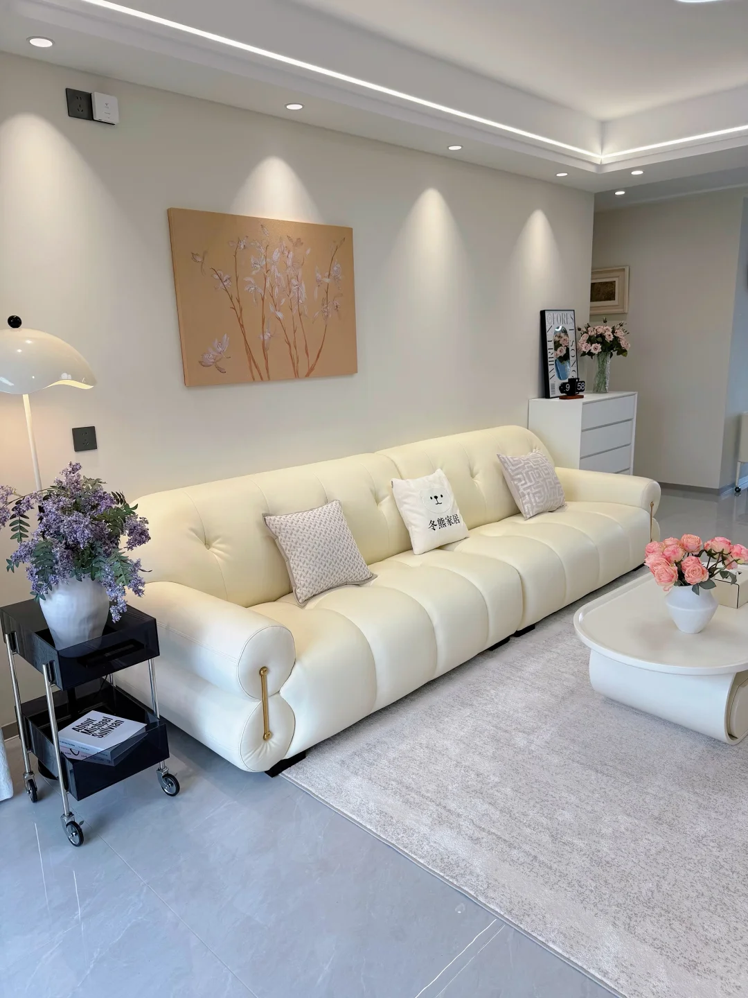 抄作业成功，白色沙发给我家客厅狠狠加分了～