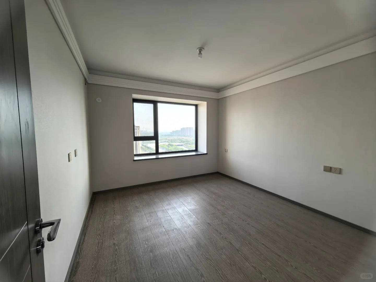 邯郸东区天正君悦府一期，105平顶楼出售