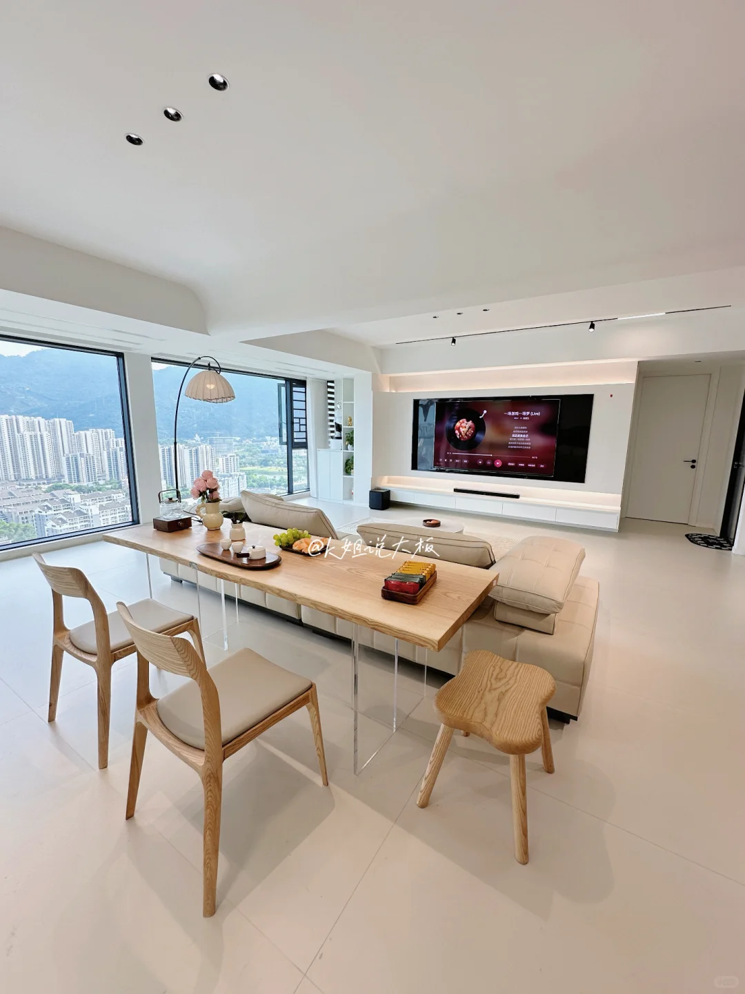 横厅越乱越显大！直接复制