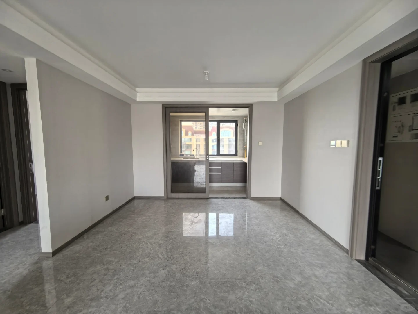 邯郸东区天正君悦府一期，105平顶楼出售