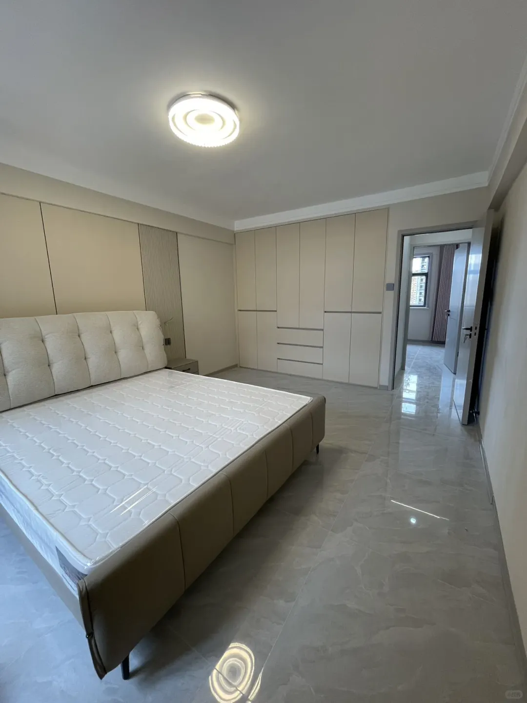 首付10万 苏州路 小西沟附近精装两居室