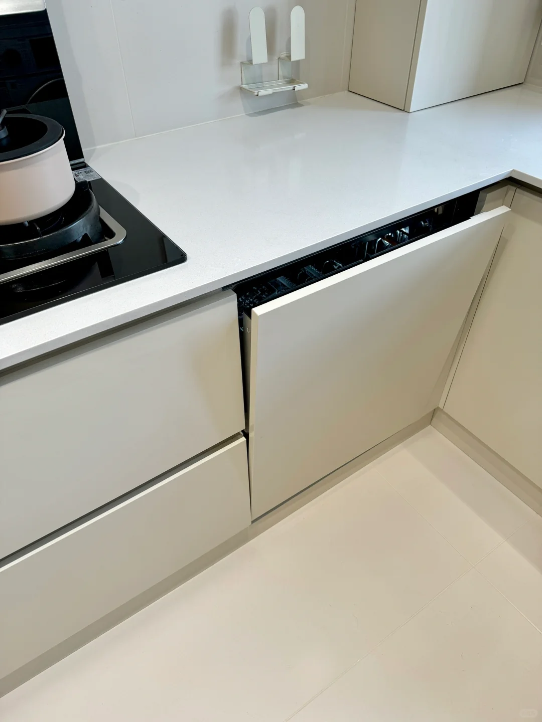 这是我在小红书抄来的厨房，极简奶油风超棒