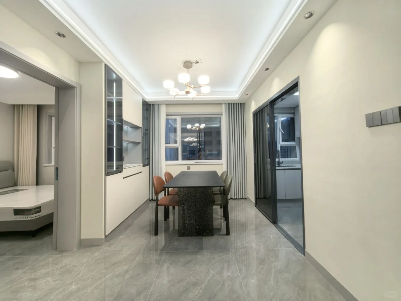 首付15万 平川路口 双赢国际旁精装三居室