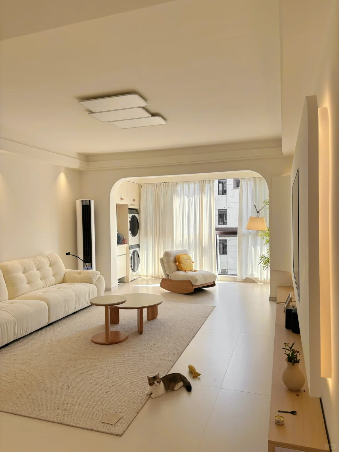 你可以永远相信奶油原木风！！吸顶灯好显大！